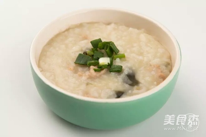 鑄鐵鍋版皮蛋瘦肉粥的做法-咸鮮味煮菜譜-易網(wǎng)健康養(yǎng)生網(wǎng) 鑄鐵鍋版皮蛋瘦肉粥的做法-咸鮮味煮菜譜