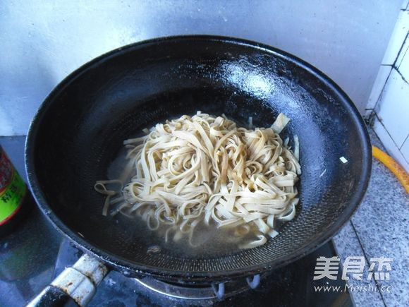 辣炒豆腐絲的做法-家常味炒菜譜
