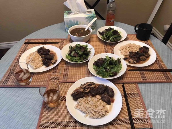 紅酒燉牛肉配糙米飯的做法-奶香味燉菜譜-易網健康養生網 紅酒燉牛肉配糙米飯的做法-奶香味燉菜譜