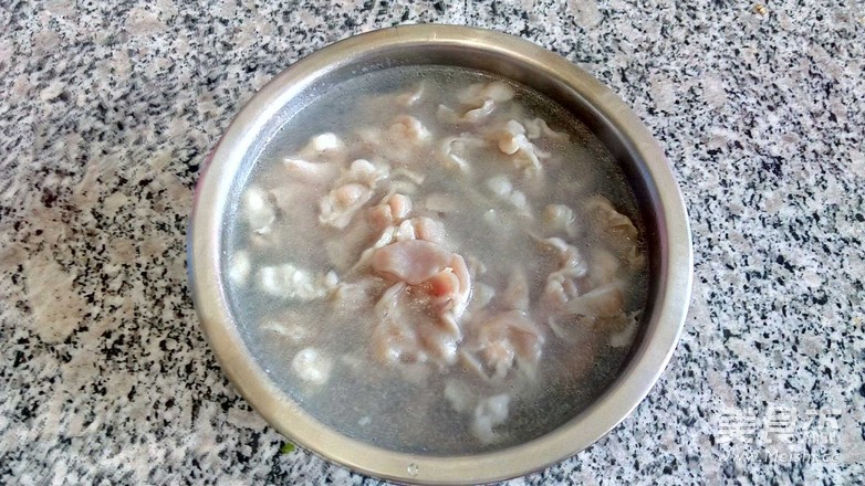 炒羊肉片的做法-蔥香味炒菜譜