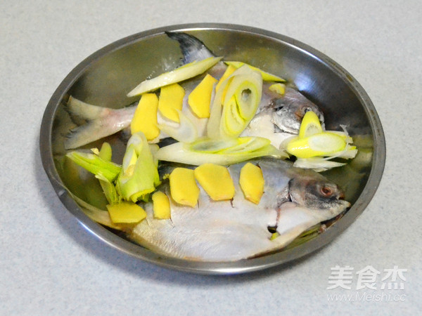 健康美味的清蒸鯧魚的做法-咸鮮味蒸菜譜-易網健康養生網 健康美味的清蒸鯧魚的做法-咸鮮味蒸菜譜