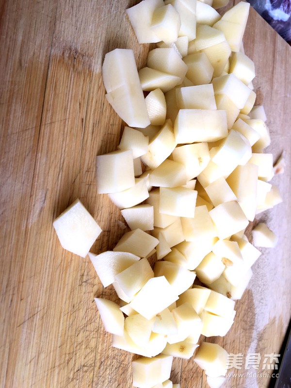 五彩繽紛咖喱牛肉的做法-咖喱味炒菜譜-易網<a href=http://m.aoa7937.com/ target=_blank class=infotextkey>健康養生</a>網 五彩繽紛咖喱牛肉的做法-咖喱味炒菜譜