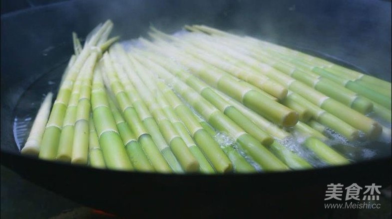 筍干炒回鍋肉的做法-家常味炒菜譜-易網健康養生網 筍干炒回鍋肉的做法-家常味炒菜譜