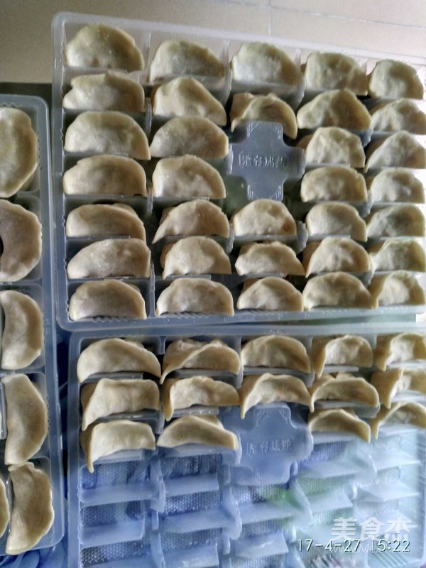 教你包餃子的做法-其它口味其它工藝菜譜-易網健康養生網 教你包餃子的做法-其它口味其它工藝菜譜