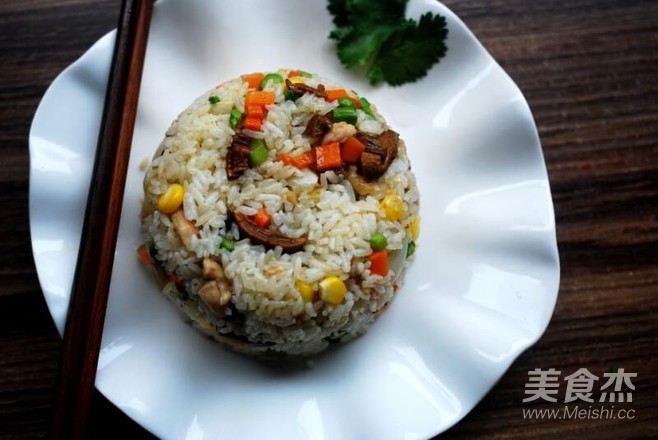 星級酒店野生牛肝菌炒飯的做法-家常味炒菜譜