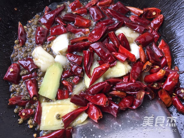 辣子雞爪的做法-香辣味炒菜譜-易網健康養生網 辣子雞爪的做法-香辣味炒菜譜