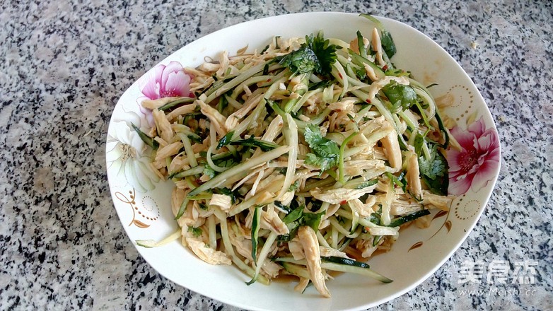 涼拌雞絲黃瓜的做法-麻辣味拌菜譜-易網健康養生網 涼拌雞絲黃瓜的做法-麻辣味拌菜譜