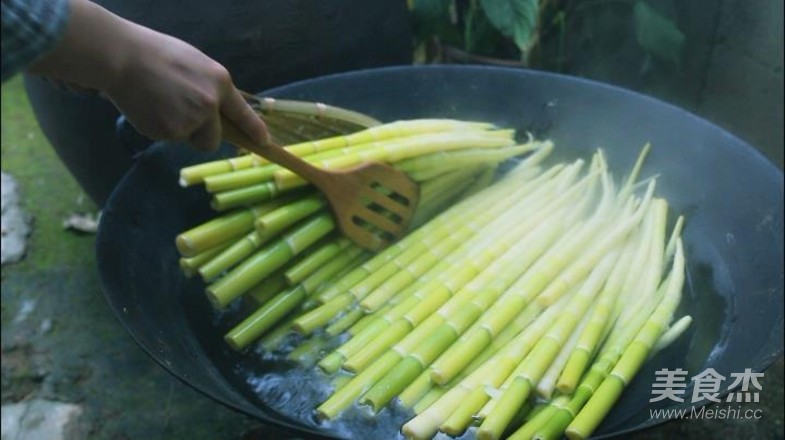 筍干炒回鍋肉的做法-家常味炒菜譜-易網健康養生網 筍干炒回鍋肉的做法-家常味炒菜譜