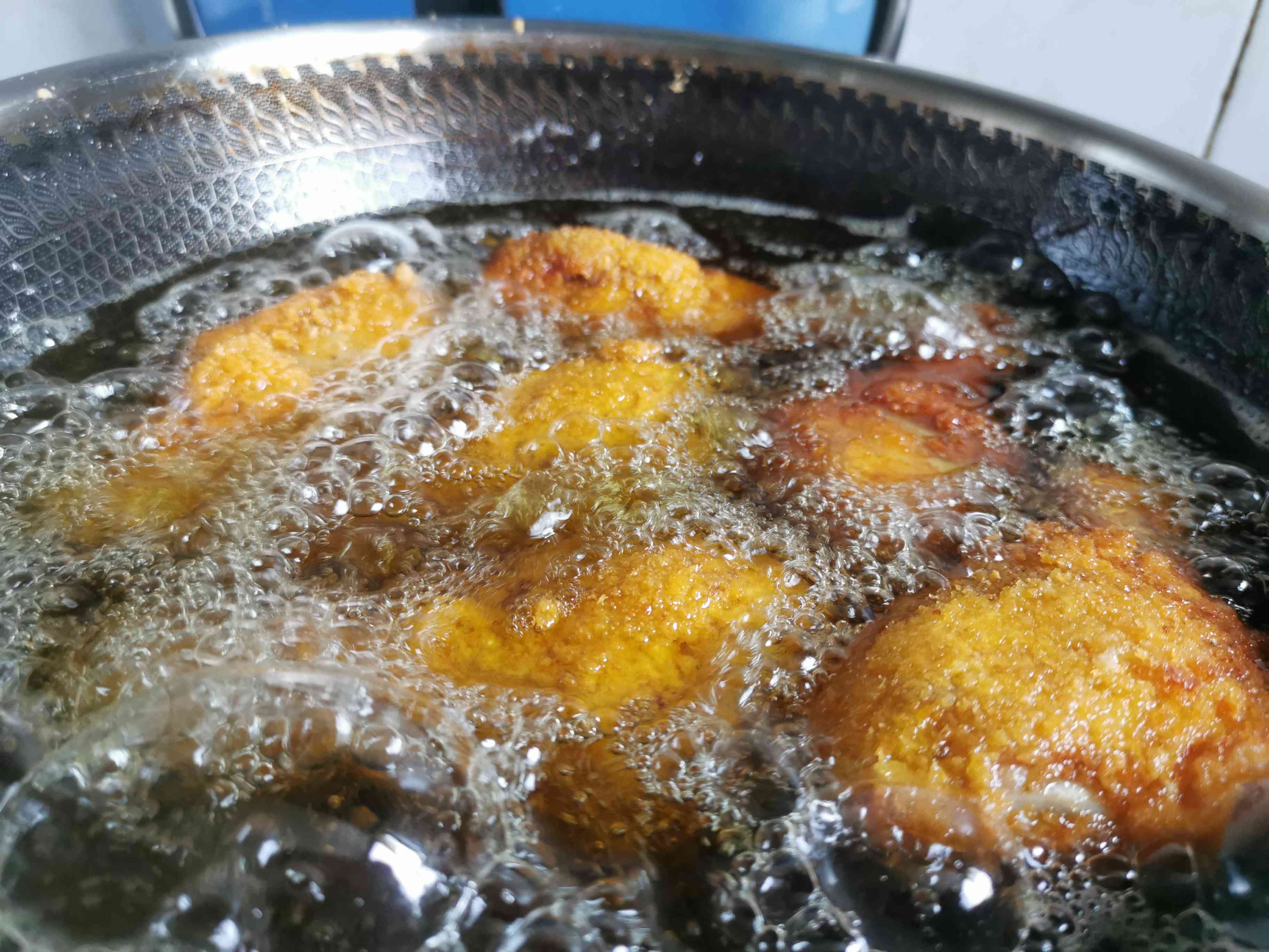 脆皮雞腿的做法-黑椒味炸菜譜