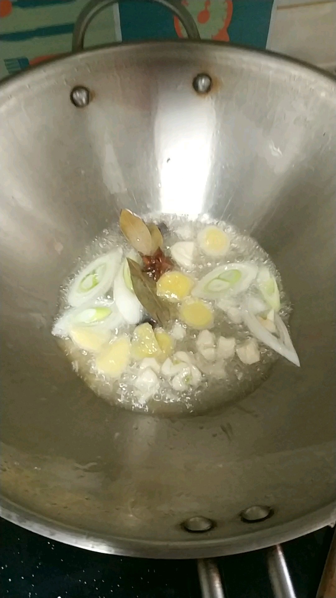 胡蘿卜土豆燉牛肉的做法-家常味燉菜譜