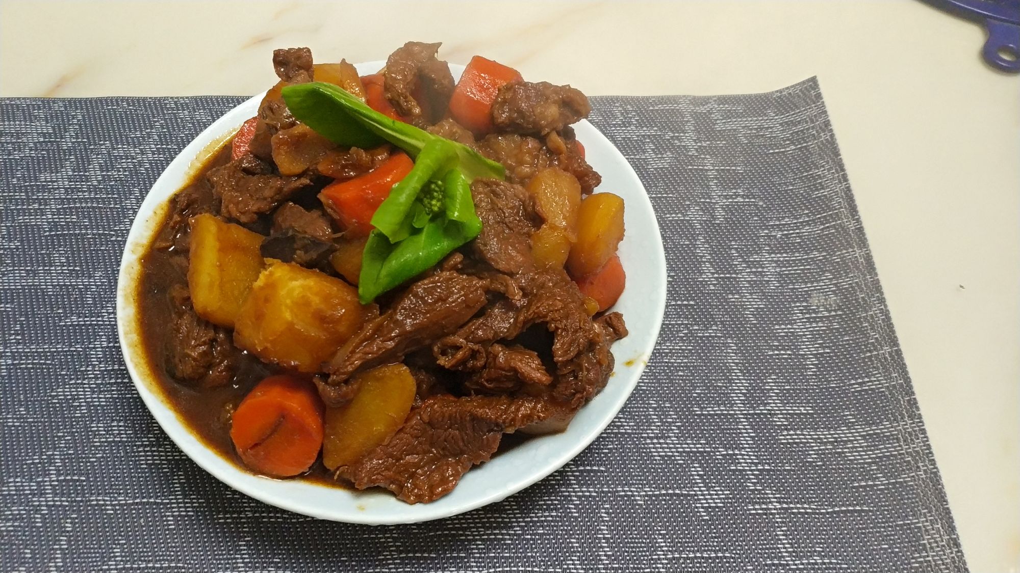 胡蘿卜土豆燉牛肉的做法-家常味燉菜譜-易網健康養生網 胡蘿卜土豆燉牛肉的做法-家常味燉菜譜