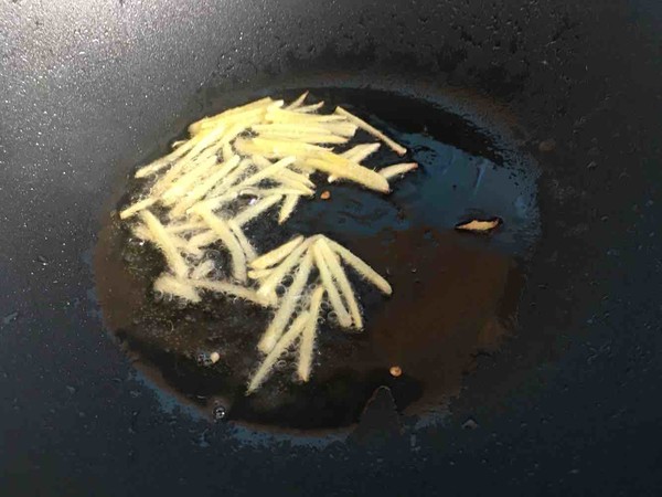 韭菜千張炒肉絲的做法-家常味炒菜譜-易網健康養生網 韭菜千張炒肉絲的做法-家常味炒菜譜