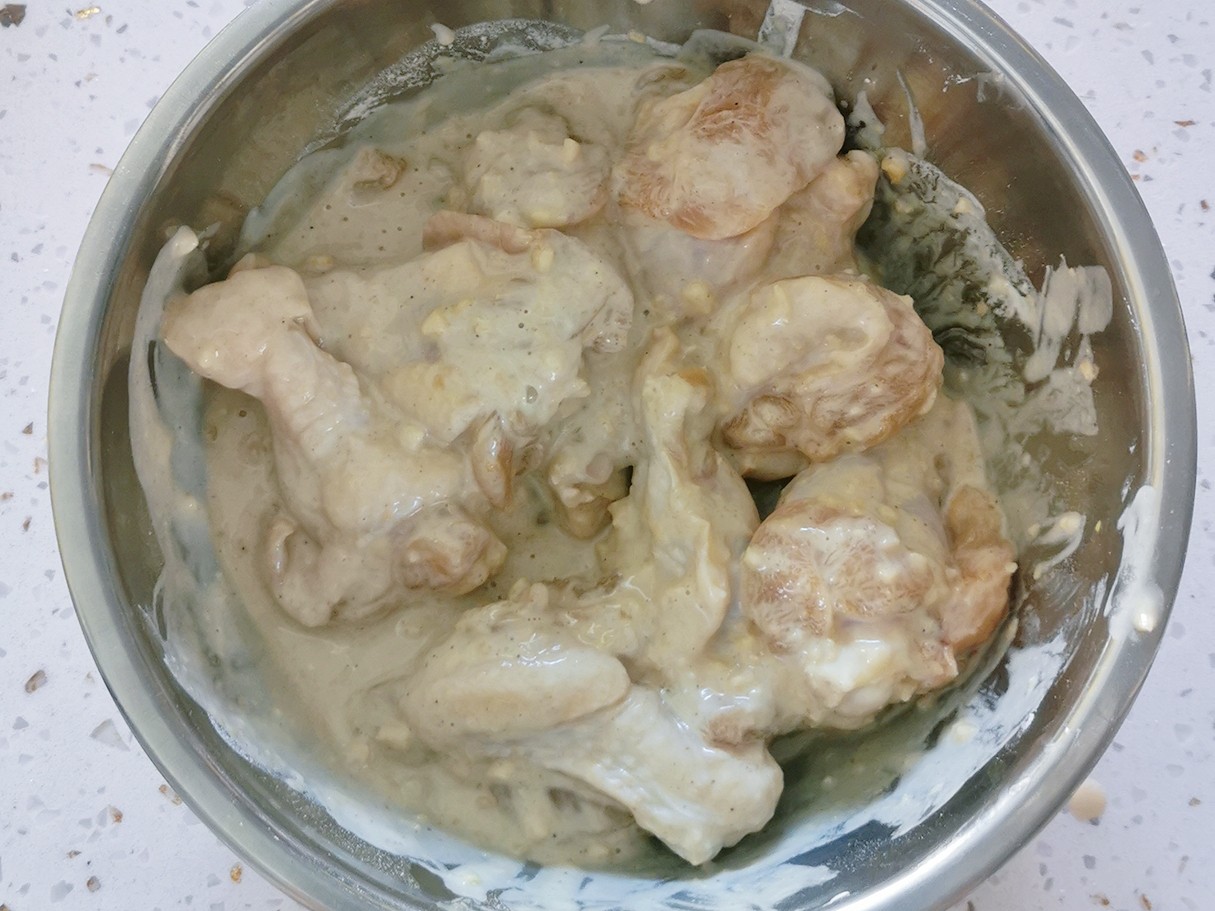蒜香炸雞腿的做法-咸鮮味炸菜譜-易網健康養生網 蒜香炸雞腿的做法-咸鮮味炸菜譜