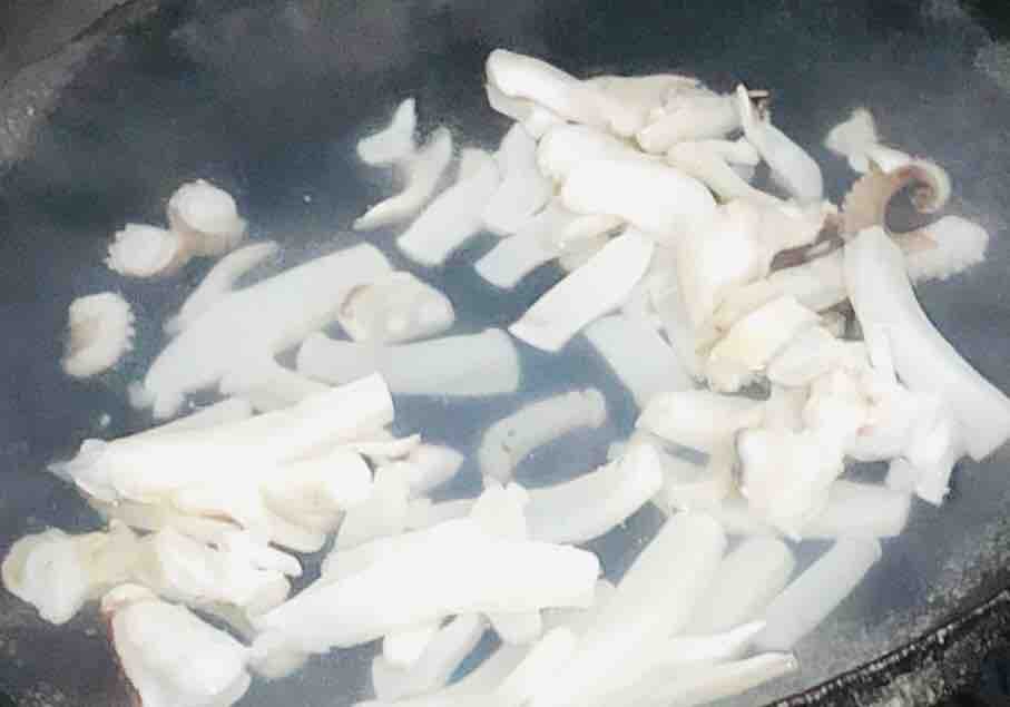 西蘭花炒魷魚的做法-咸鮮味炒菜譜