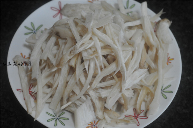 孜然杏鮑菇的做法-家常味炒菜譜-易網<a href=http://m.aoa7937.com/ target=_blank class=infotextkey>健康養生</a>網 孜然杏鮑菇的做法-家常味炒菜譜