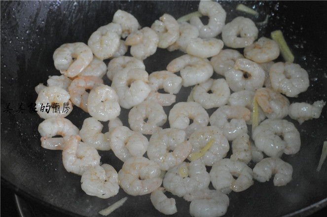 芹菜炒蝦仁的做法-家常味炒菜譜-易網健康養生網 芹菜炒蝦仁的做法-家常味炒菜譜