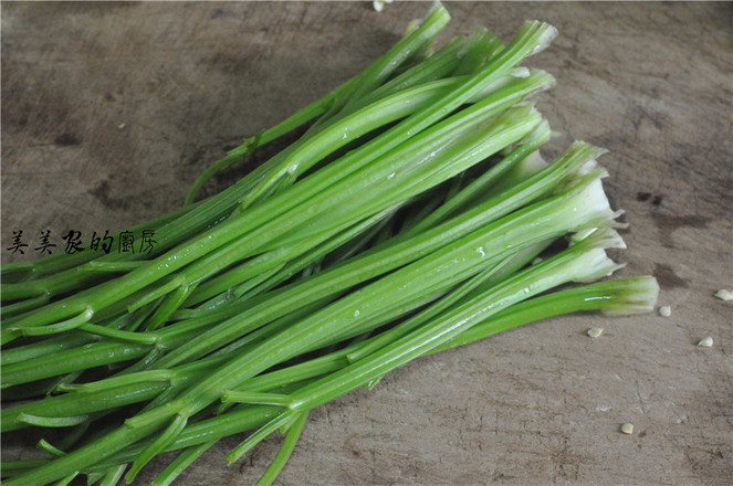 芹菜炒蝦仁的做法-家常味炒菜譜-易網<a href=http://m.aoa7937.com/ target=_blank class=infotextkey>健康養生</a>網 芹菜炒蝦仁的做法-家常味炒菜譜