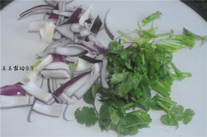 孜然杏鮑菇的做法-家常味炒菜譜-易網健康養生網 孜然杏鮑菇的做法-家常味炒菜譜