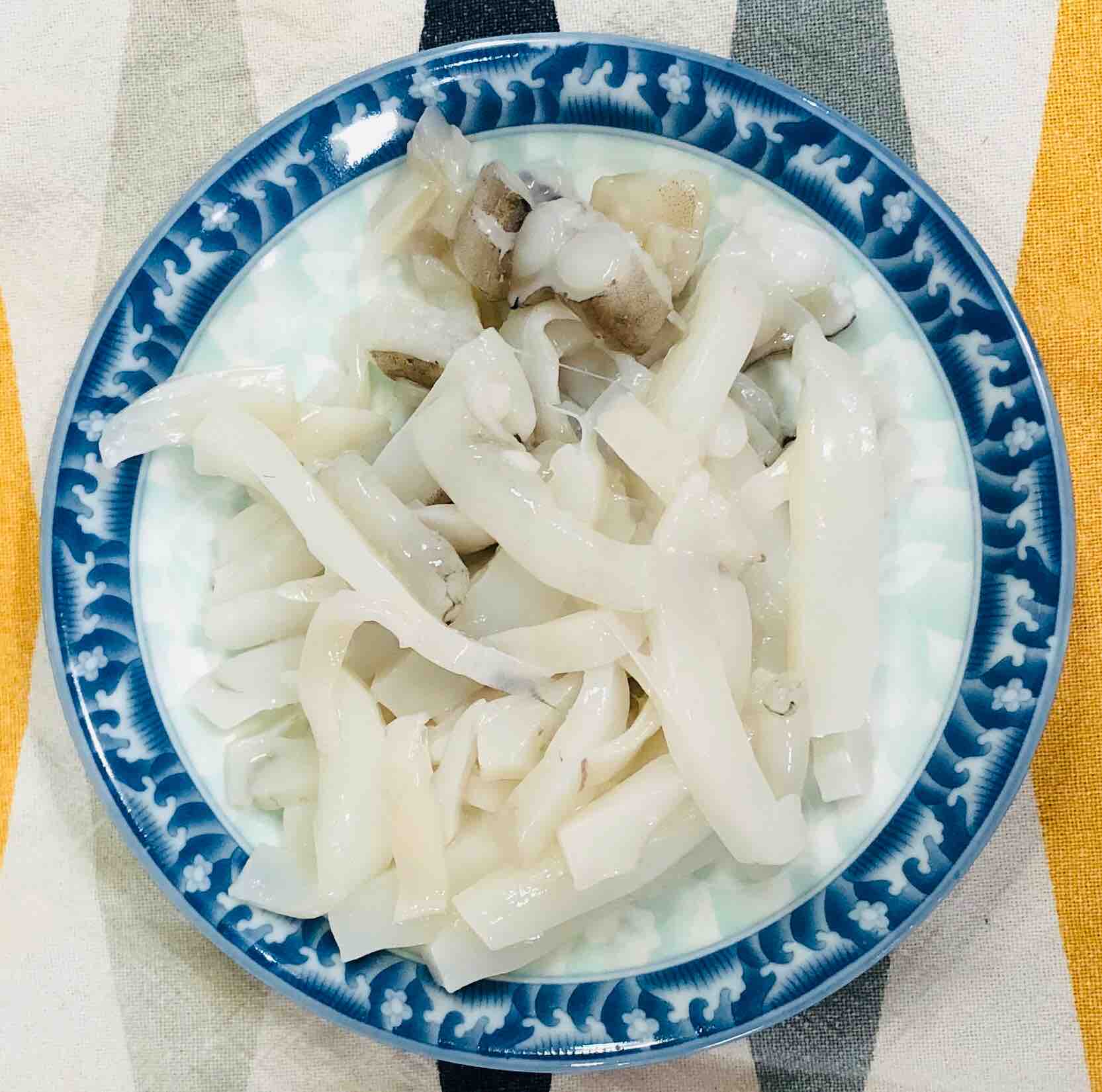 西蘭花炒魷魚的做法-咸鮮味炒菜譜
