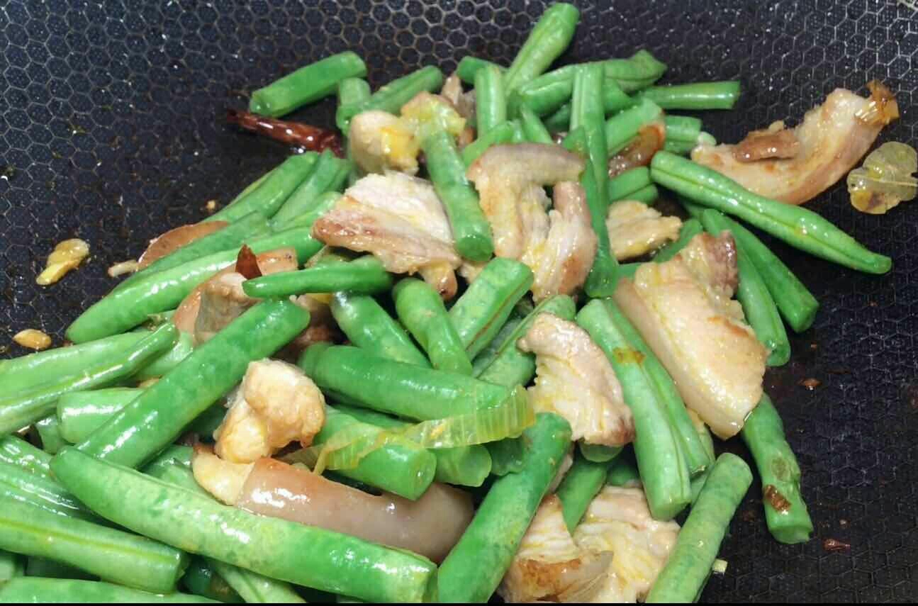 五花肉燒豆角土豆的做法-咸鮮味燉菜譜