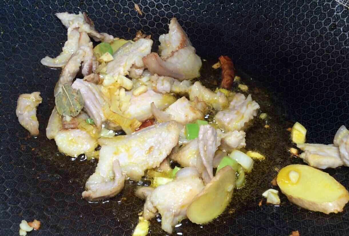 五花肉燒豆角土豆的做法-咸鮮味燉菜譜