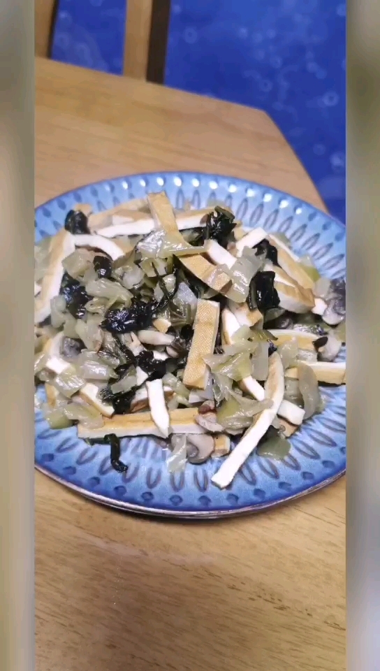 咸菜炒豆干的做法-咸鮮味炒菜譜