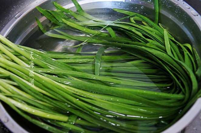 韭菜炒白玉菇的做法-家常味炒菜譜