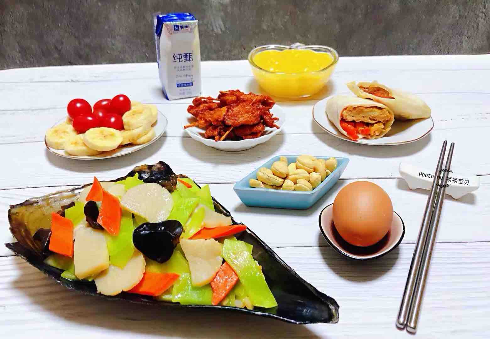 帶子炒萵筍胡蘿卜木耳的做法-咸鮮味炒菜譜-易網健康養(yǎng)生網 帶子炒萵筍胡蘿卜木耳的做法-咸鮮味炒菜譜