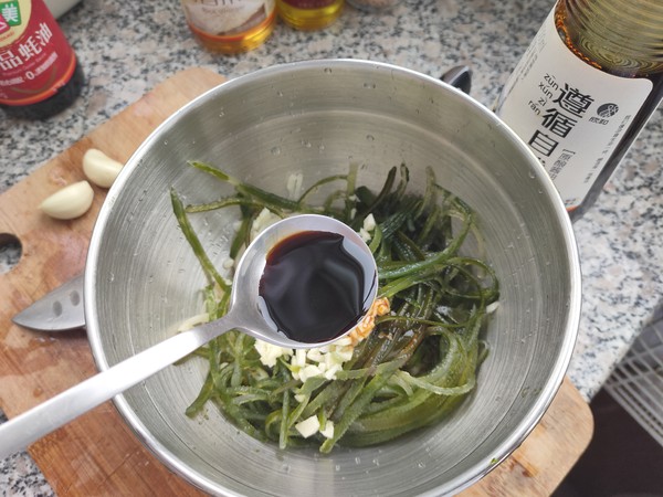 金針菇拌海帶絲的做法-咸鮮味拌菜譜-易網(wǎng)健康養(yǎng)生網(wǎng) 金針菇拌海帶絲的做法-咸鮮味拌菜譜