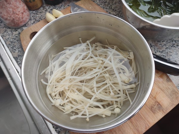 金針菇拌海帶絲的做法-咸鮮味拌菜譜-易網(wǎng)健康養(yǎng)生網(wǎng) 金針菇拌海帶絲的做法-咸鮮味拌菜譜