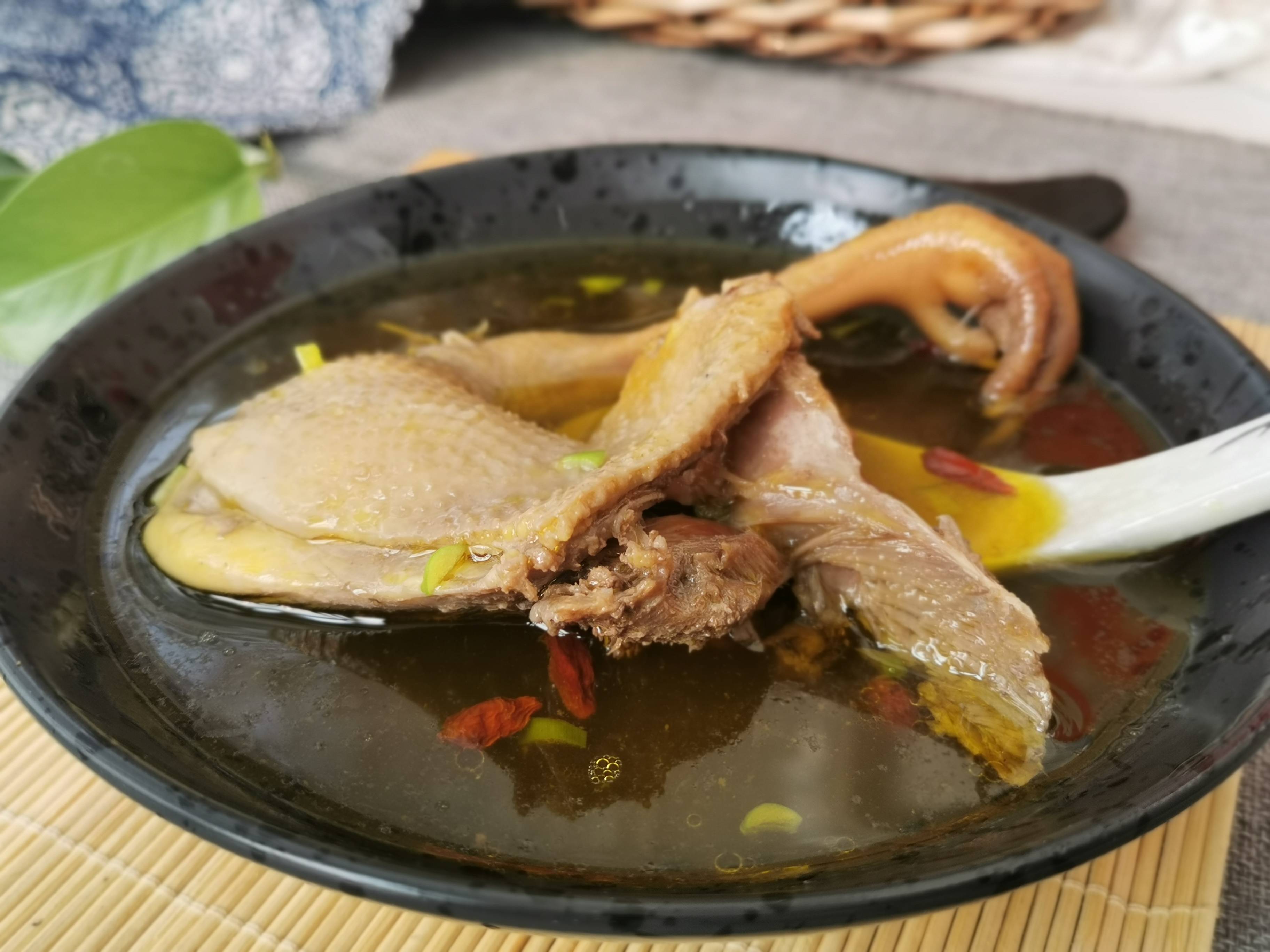 燉雞湯的做法-家常味燉菜譜-易網健康養生網 燉雞湯的做法-家常味燉菜譜
