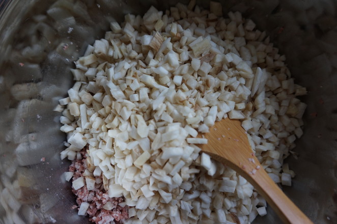 沒有豬肉的株肉獅子頭的做法-醬香味燉菜譜-易網健康養生網 沒有豬肉的株肉獅子頭的做法-醬香味燉菜譜