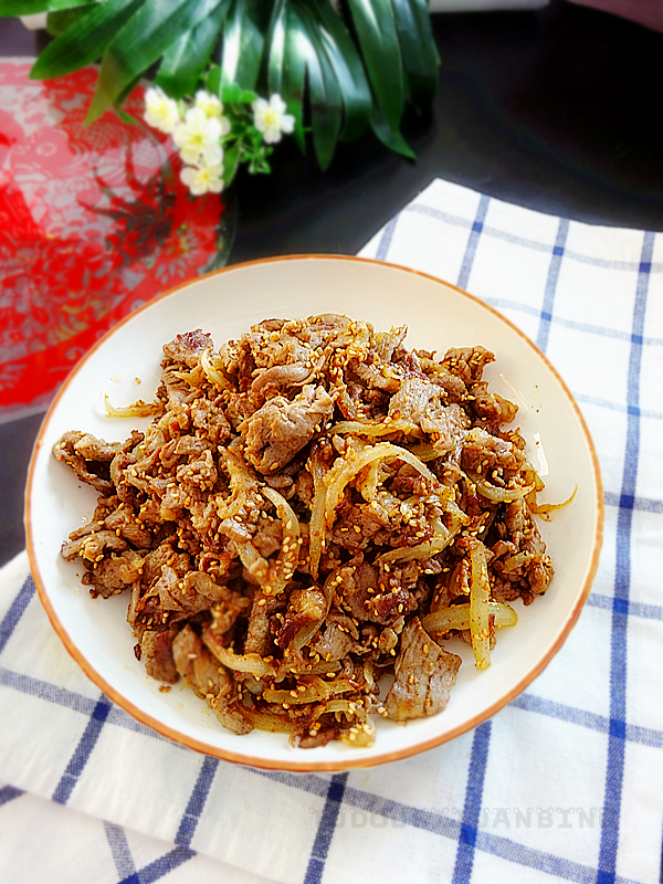 蔥香牛肉的做法-蔥香味炒菜譜-易網(wǎng)健康養(yǎng)生網(wǎng) 蔥香牛肉的做法-蔥香味炒菜譜