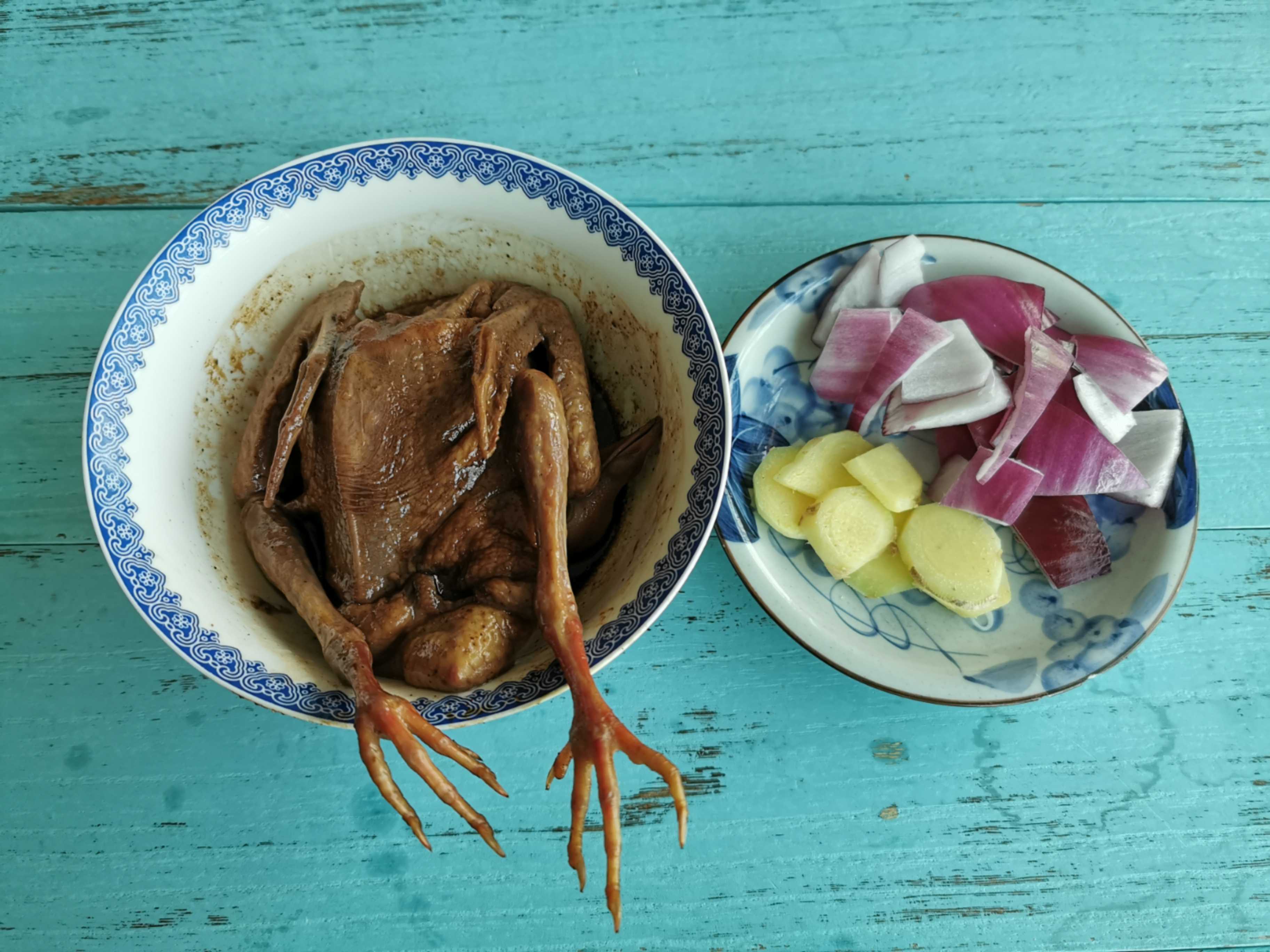 不用烤箱也能烤乳鴿的做法-咸鮮味烤菜譜-易網健康養生網 不用烤箱也能烤乳鴿的做法-咸鮮味烤菜譜
