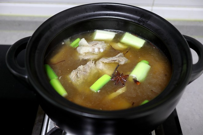 排骨燉蘿卜的做法-咸鮮味燉菜譜-易網健康養生網 排骨燉蘿卜的做法-咸鮮味燉菜譜