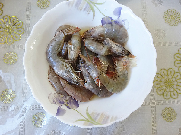 糖醋燜蝦的做法-酸甜味燜菜譜-易網<a href=http://m.aoa7937.com/ target=_blank class=infotextkey>健康養生</a>網 糖醋燜蝦的做法-酸甜味燜菜譜