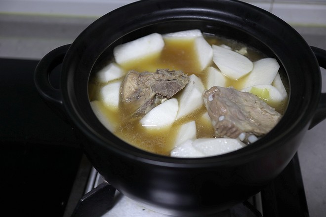 排骨燉蘿卜的做法-咸鮮味燉菜譜-易網健康養生網 排骨燉蘿卜的做法-咸鮮味燉菜譜