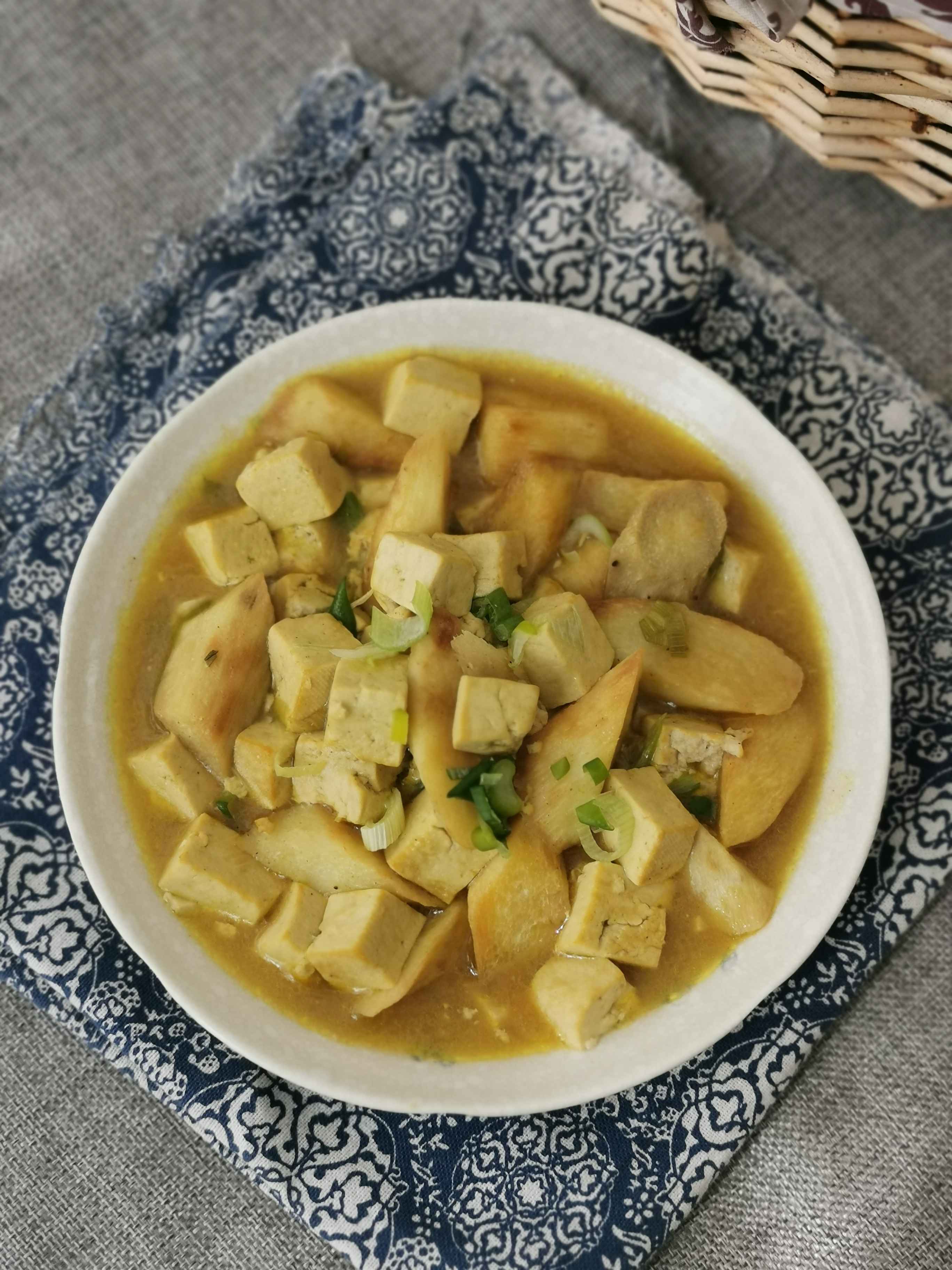 咖喱豆腐燉山藥的做法-咖喱味燉菜譜-易網(wǎng)健康養(yǎng)生網(wǎng) 咖喱豆腐燉山藥的做法-咖喱味燉菜譜
