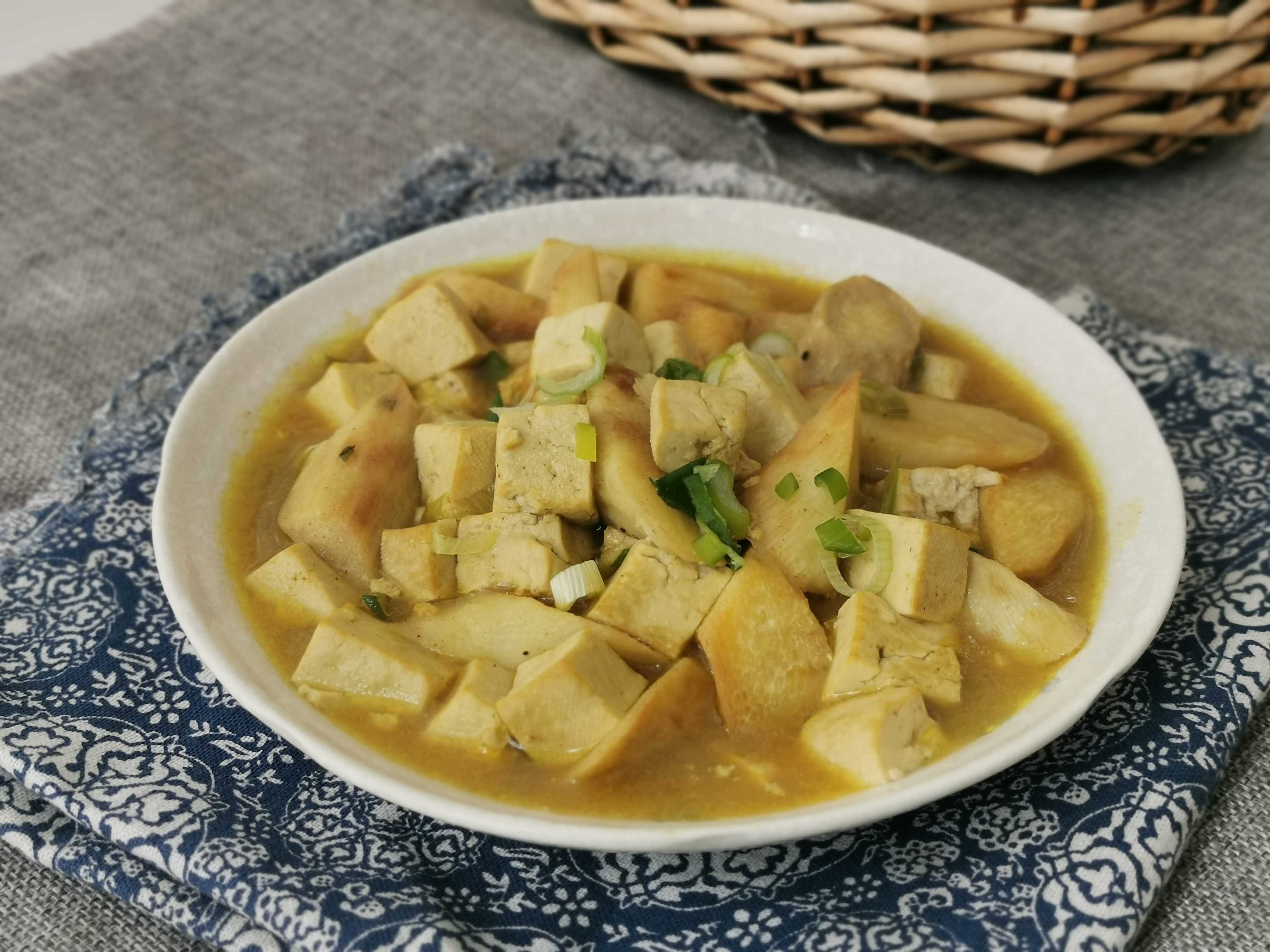 咖喱豆腐燉山藥的做法-咖喱味燉菜譜-易網(wǎng)健康養(yǎng)生網(wǎng) 咖喱豆腐燉山藥的做法-咖喱味燉菜譜