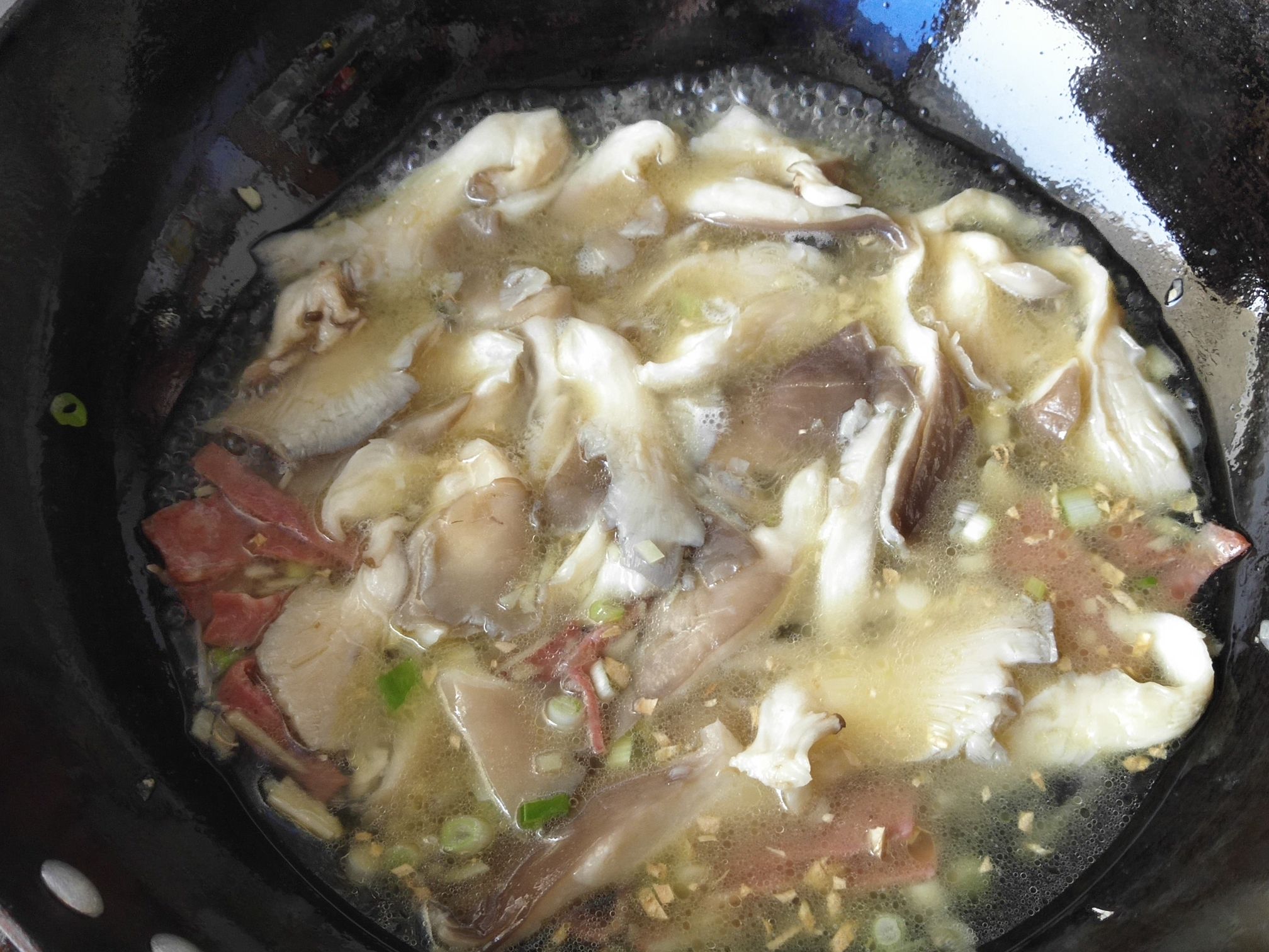 平菇燴魚片的做法-酸甜味燴菜譜-易網(wǎng)健康養(yǎng)生網(wǎng) 平菇燴魚片的做法-酸甜味燴菜譜