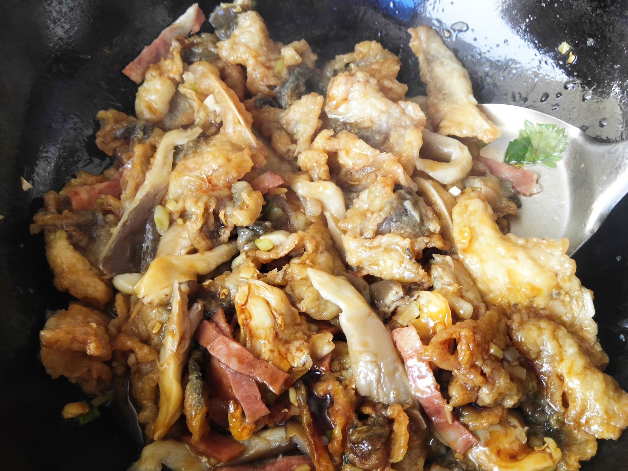 平菇燴魚片的做法-酸甜味燴菜譜-易網(wǎng)健康養(yǎng)生網(wǎng) 平菇燴魚片的做法-酸甜味燴菜譜