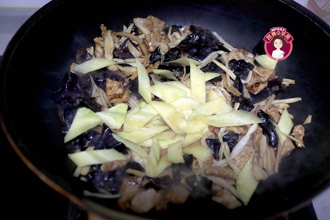 炒苜蓿肉的做法-家常味炒菜譜-易網健康養生網 炒苜蓿肉的做法-家常味炒菜譜