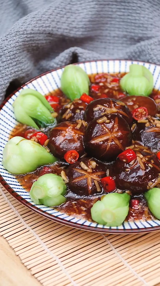 香菇燒油菜的做法-咸鮮味炒菜譜-易網(wǎng)健康養(yǎng)生網(wǎng) 香菇燒油菜的做法-咸鮮味炒菜譜
