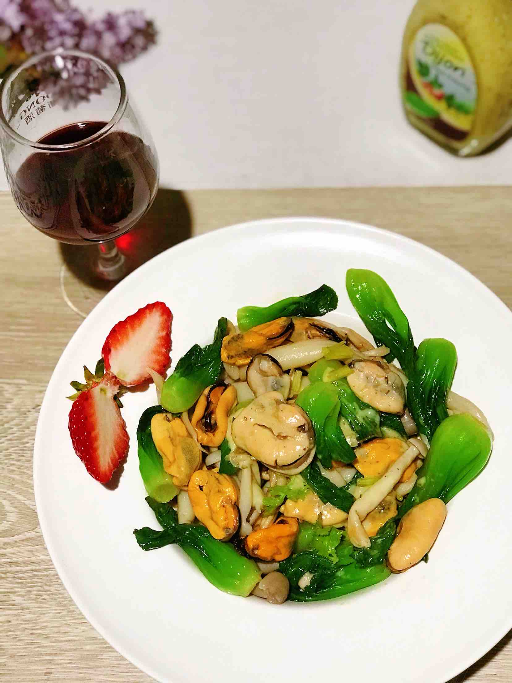 鮮美可口營養(yǎng)豐富的海鮮菇油菜拌海虹的做法-咸鮮味拌菜譜-易網(wǎng)健康養(yǎng)生網(wǎng) 鮮美可口營養(yǎng)豐富的海鮮菇油菜拌海虹的做法-咸鮮味拌菜譜