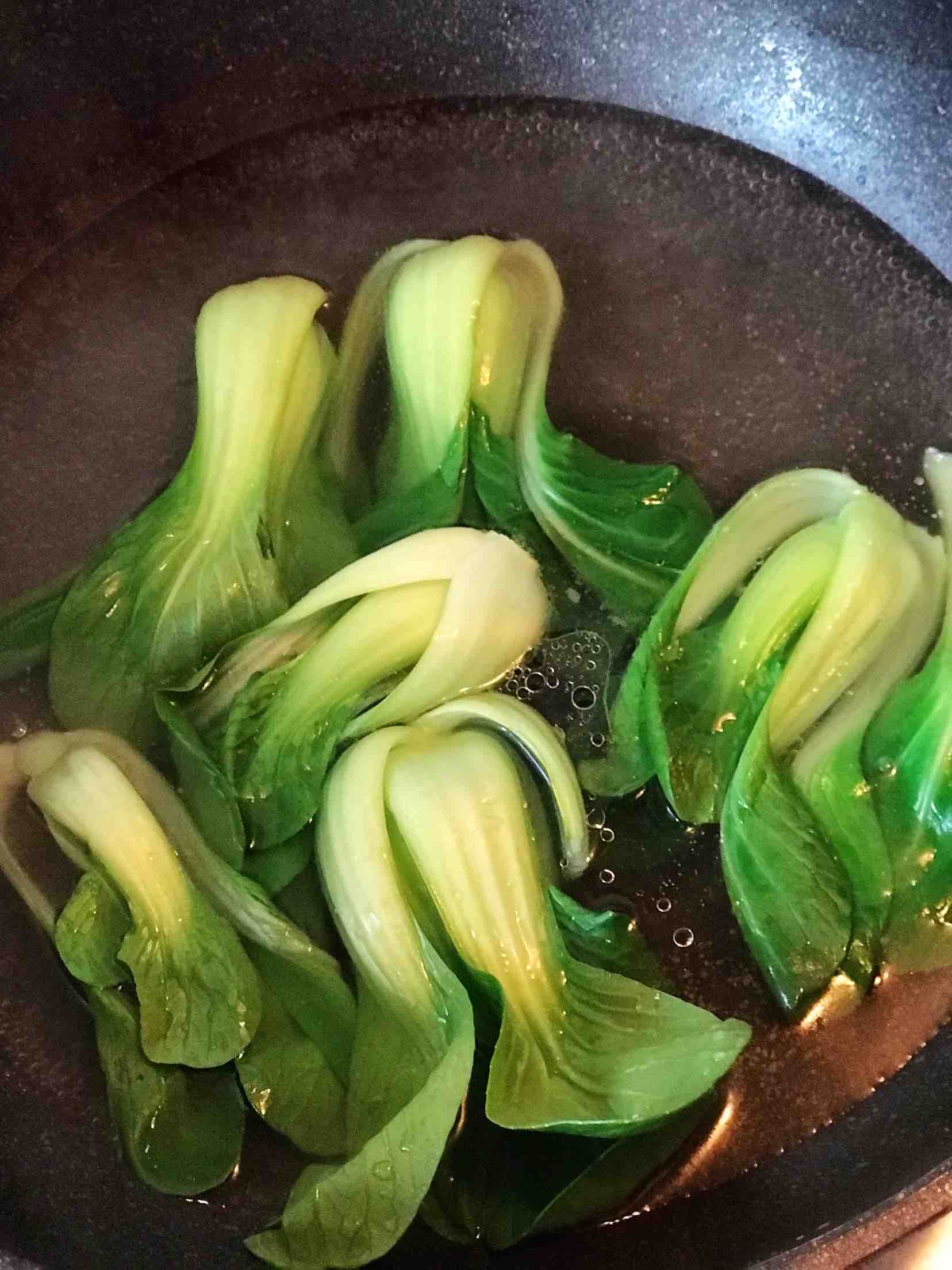 鮮美可口營養(yǎng)豐富的海鮮菇油菜拌海虹的做法-咸鮮味拌菜譜-易網(wǎng)健康養(yǎng)生網(wǎng) 鮮美可口營養(yǎng)豐富的海鮮菇油菜拌海虹的做法-咸鮮味拌菜譜