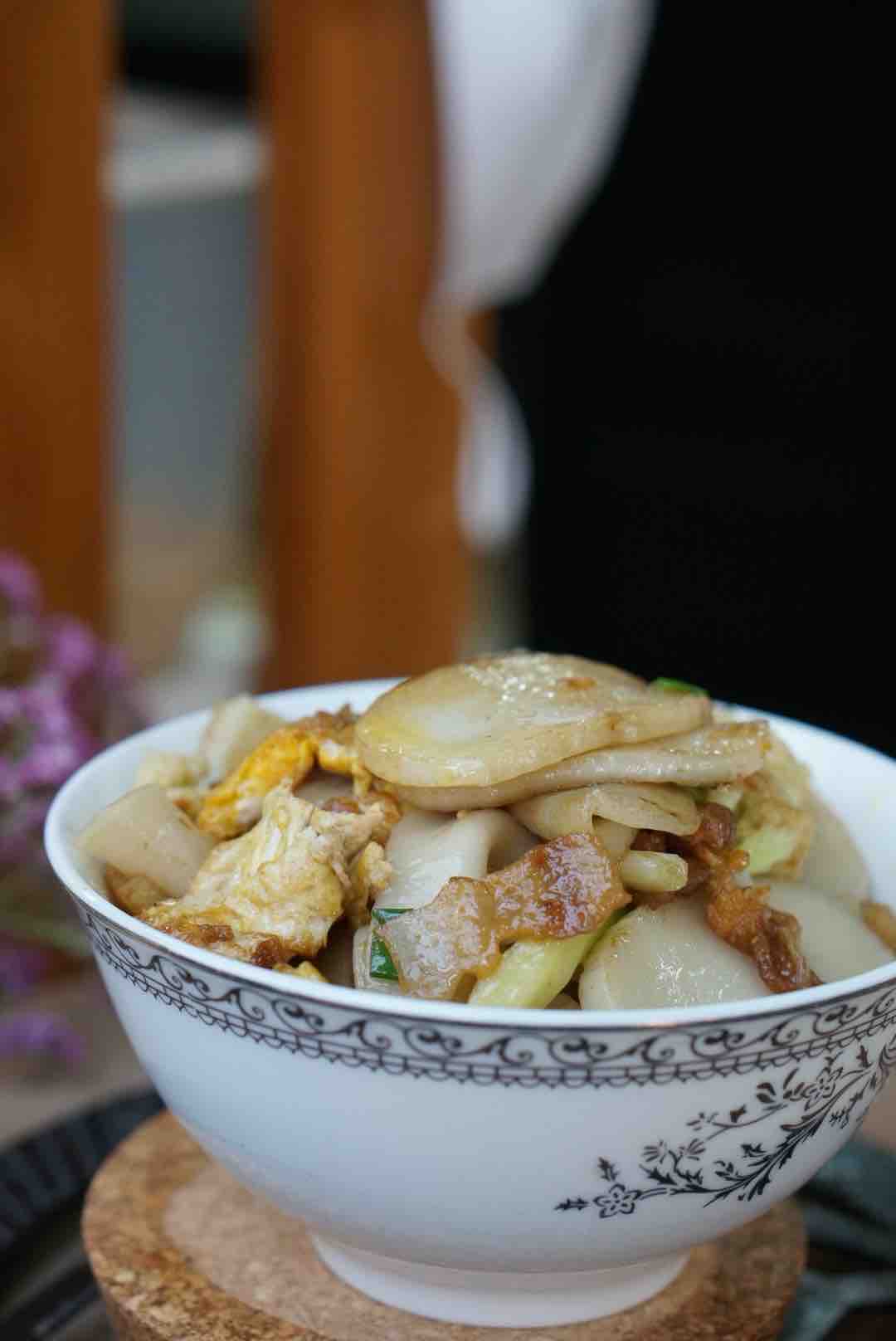 油渣花菜炒年糕的做法-家常味炒菜譜-易網(wǎng)健康養(yǎng)生網(wǎng) 油渣花菜炒年糕的做法-家常味炒菜譜