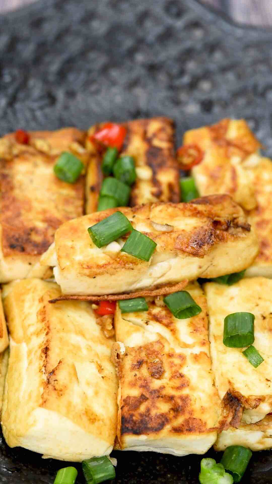 香煎嫩豆腐的做法-家常味煎菜譜