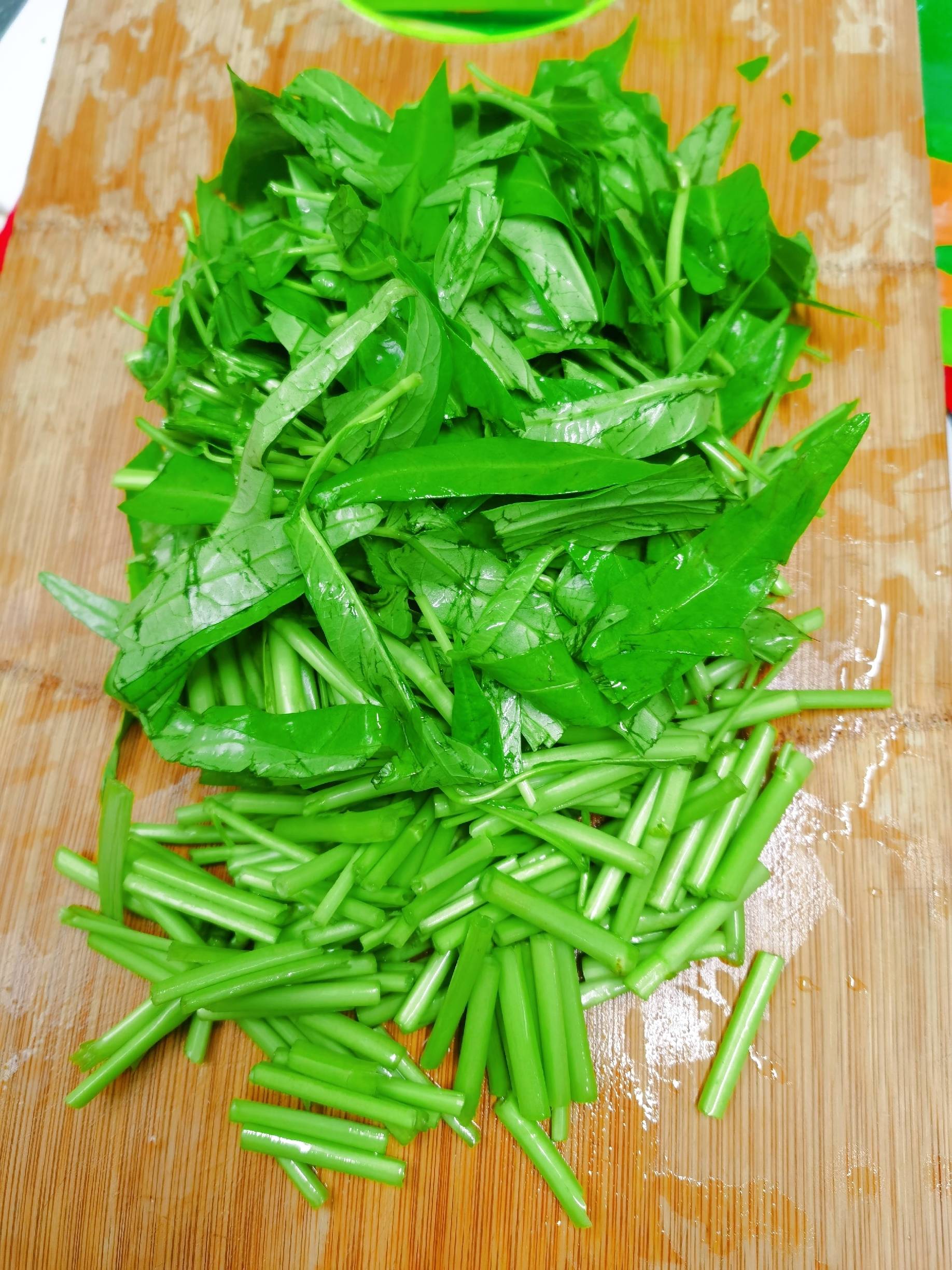 爆炒空心菜的做法-咸鮮味炒菜譜