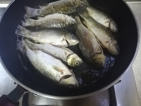 糖醋酥鯽魚(yú)的做法-家常味燉菜譜-易網(wǎng)健康養(yǎng)生網(wǎng) 糖醋酥鯽魚(yú)的做法-家常味燉菜譜