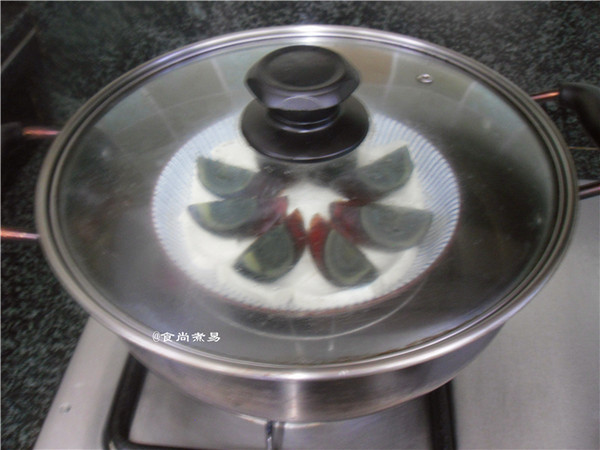 皮蛋蒸豆腐的做法-麻辣味蒸菜譜
